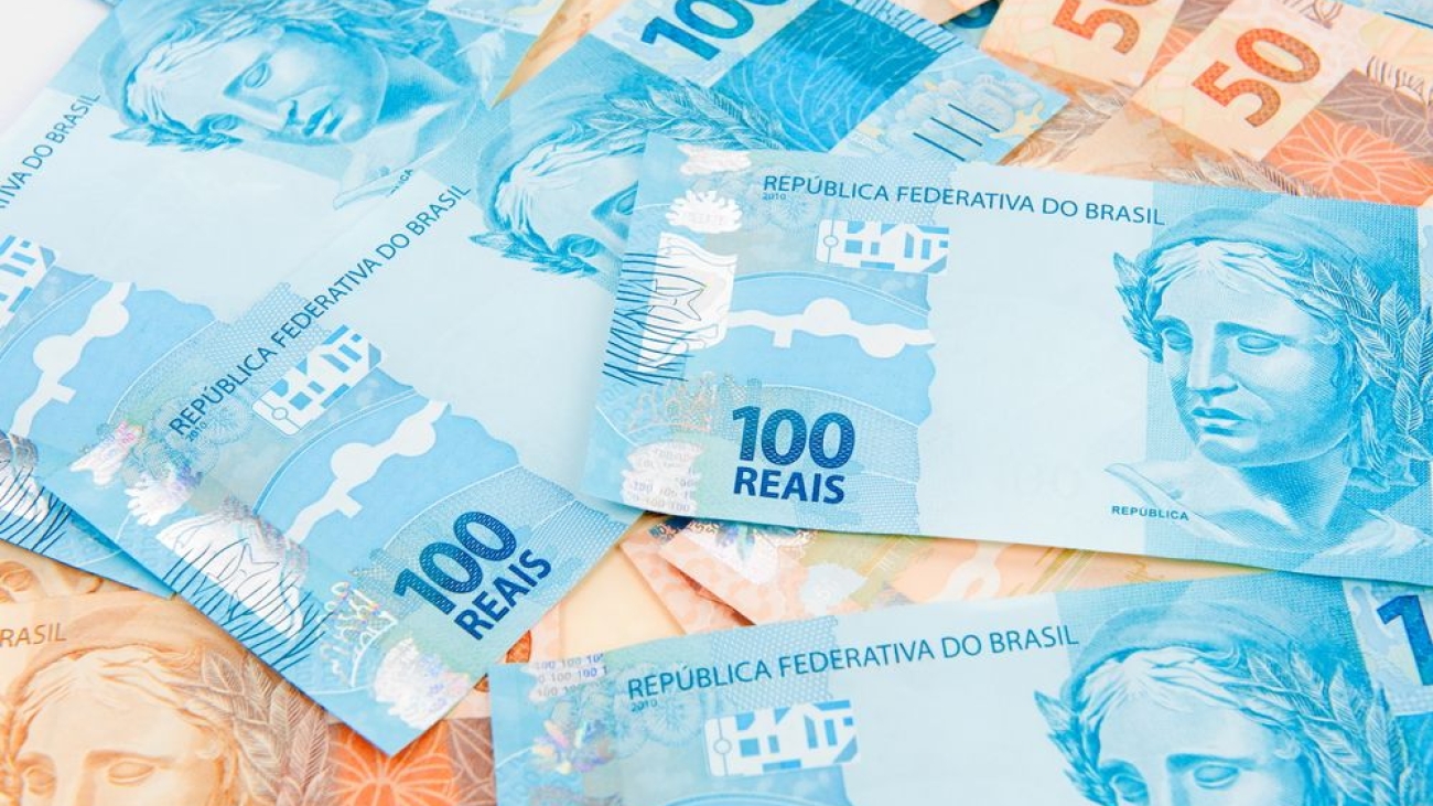 New brazilian currency - Fifty and one hundred Real.