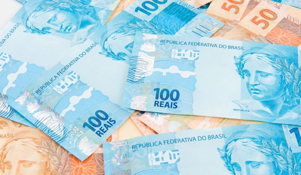 New brazilian currency - Fifty and one hundred Real.